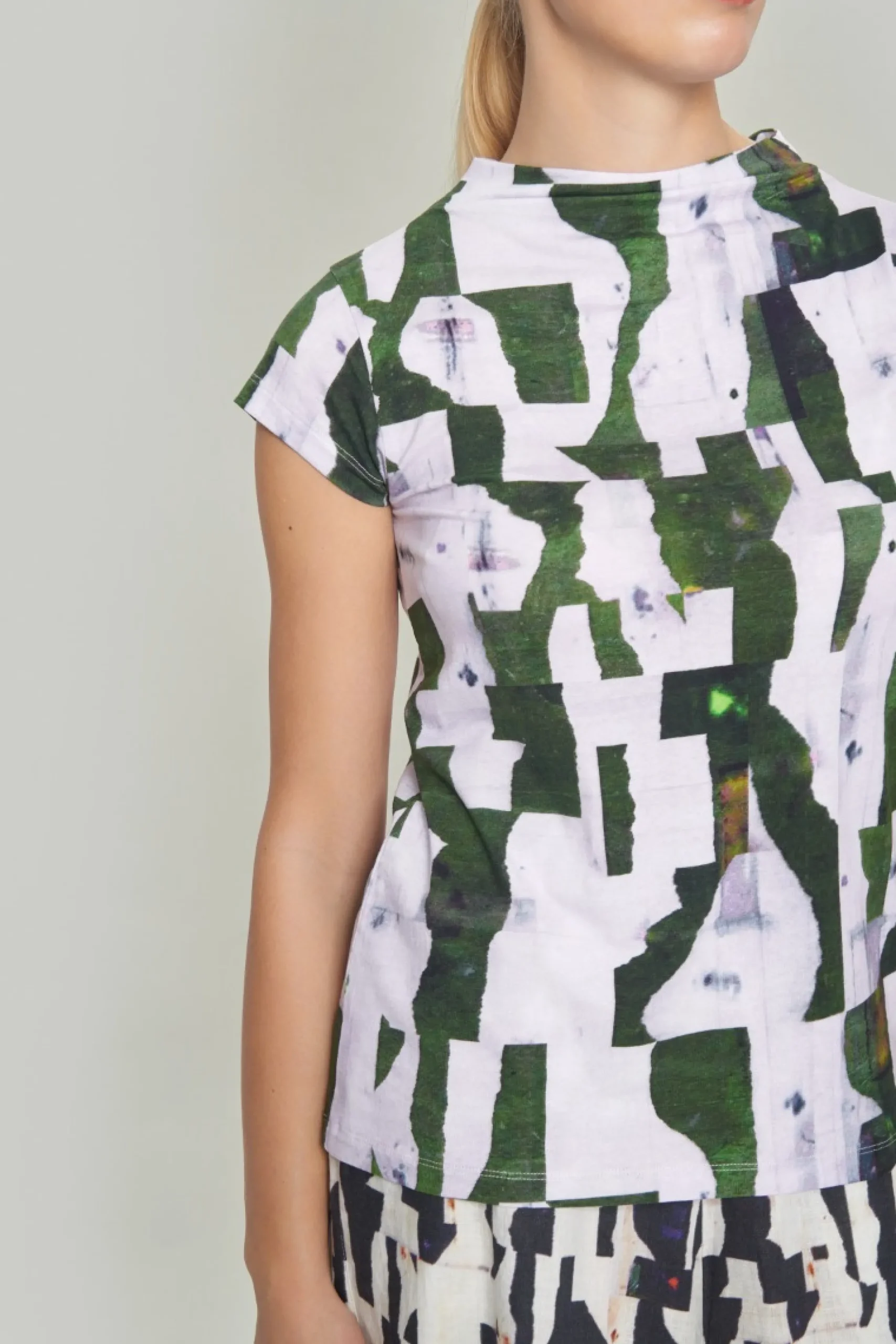 Yakumi kortærmet bluse